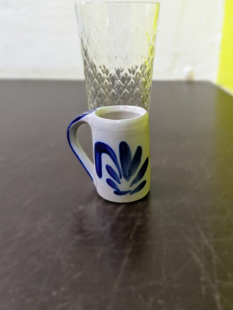 Stamper mit Henkel zyl 1